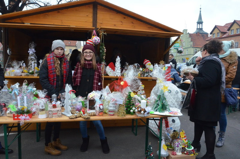 Zapachniało świętami na osieckim Rynku (zdjęcia)