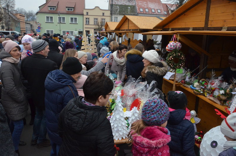 Zapachniało świętami na osieckim Rynku (zdjęcia)