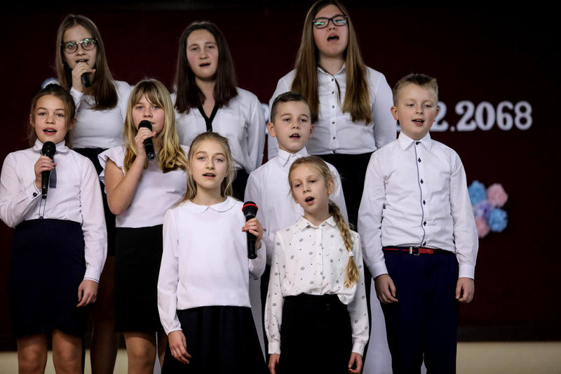 W szkole w Drobninie wmurowano Kapsułę Czasu (zdjęcia)
