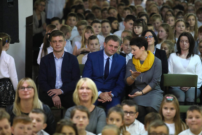 W szkole w Drobninie wmurowano Kapsułę Czasu (zdjęcia)
