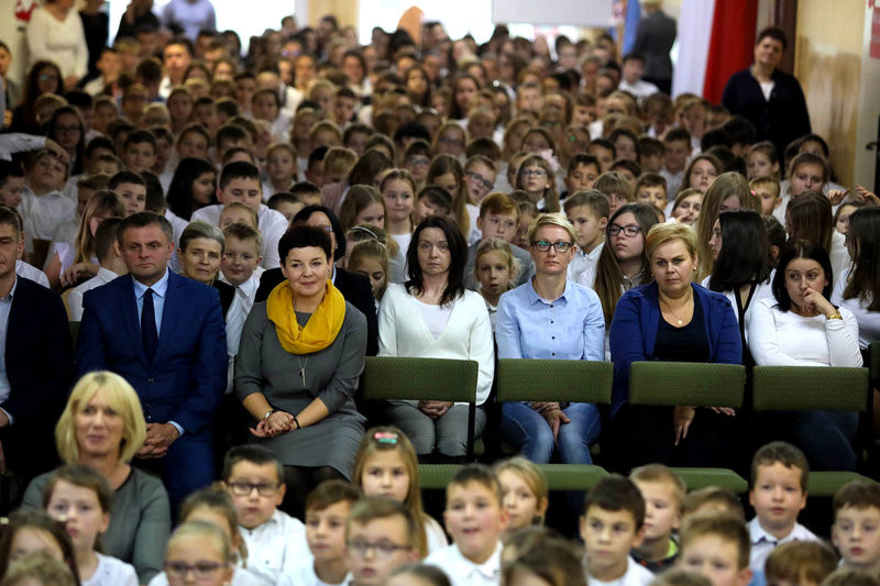W szkole w Drobninie wmurowano Kapsułę Czasu (zdjęcia)