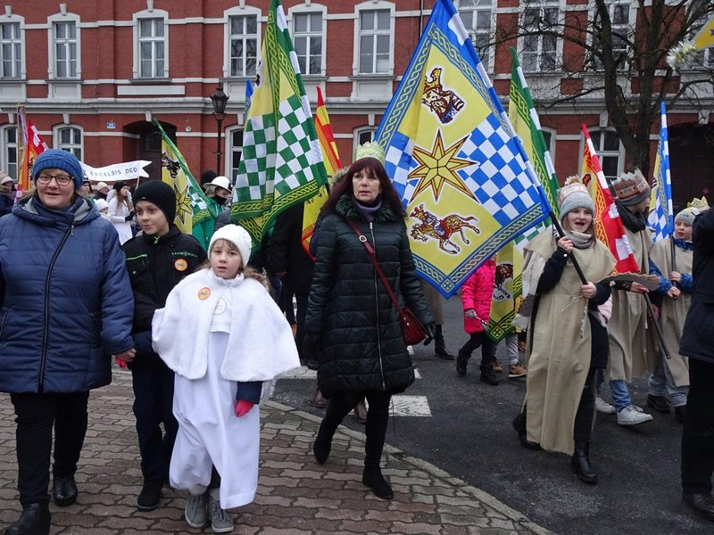 Orszak Trzech Króli w Lesznie przyciągnął tłumy (zdjęcia)