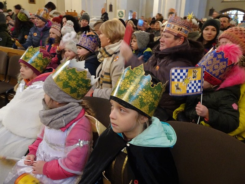 Orszak Trzech Króli w Lesznie przyciągnął tłumy (zdjęcia)