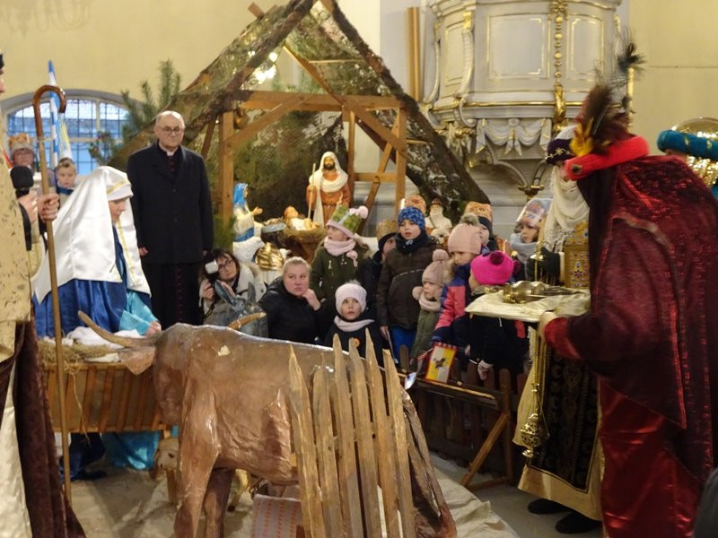 Orszak Trzech Króli w Lesznie przyciągnął tłumy (zdjęcia)