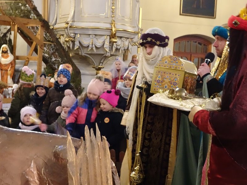 Orszak Trzech Króli w Lesznie przyciągnął tłumy (zdjęcia)