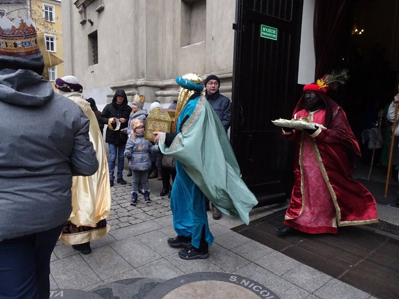 Orszak Trzech Króli w Lesznie przyciągnął tłumy (zdjęcia)