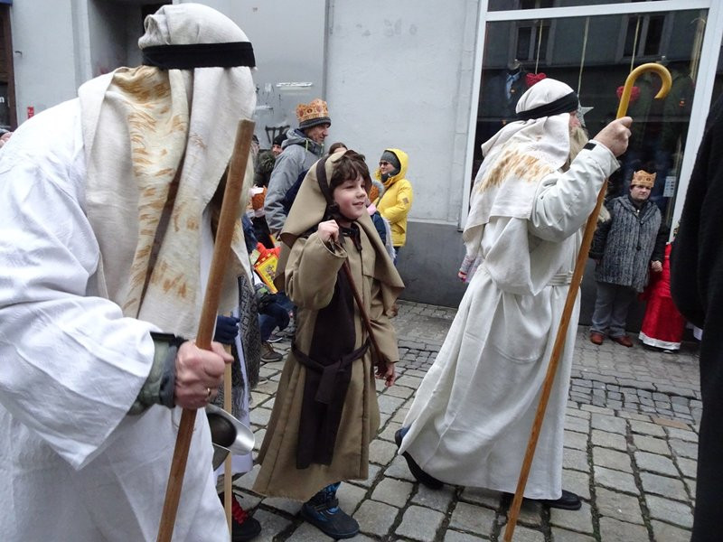 Orszak Trzech Króli w Lesznie przyciągnął tłumy (zdjęcia)
