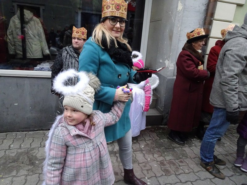 Orszak Trzech Króli w Lesznie przyciągnął tłumy (zdjęcia)