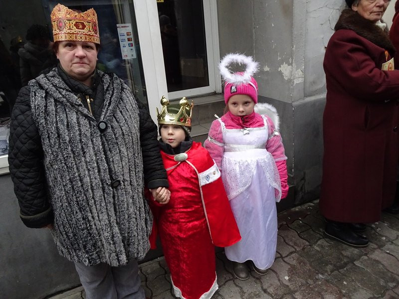 Orszak Trzech Króli w Lesznie przyciągnął tłumy (zdjęcia)