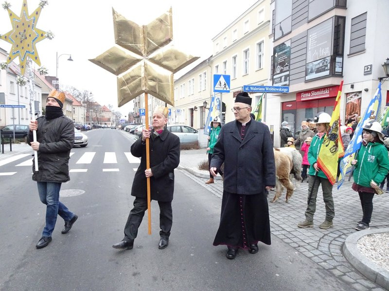 Orszak Trzech Króli w Lesznie przyciągnął tłumy (zdjęcia)