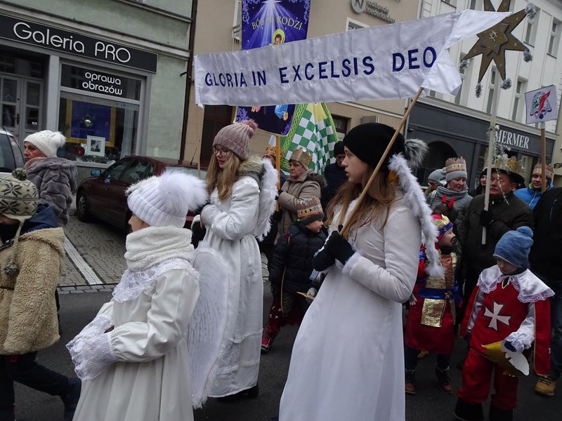 Orszak Trzech Króli w Lesznie przyciągnął tłumy (zdjęcia)
