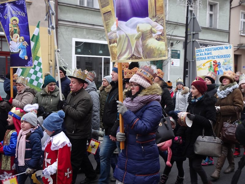 Orszak Trzech Króli w Lesznie przyciągnął tłumy (zdjęcia)
