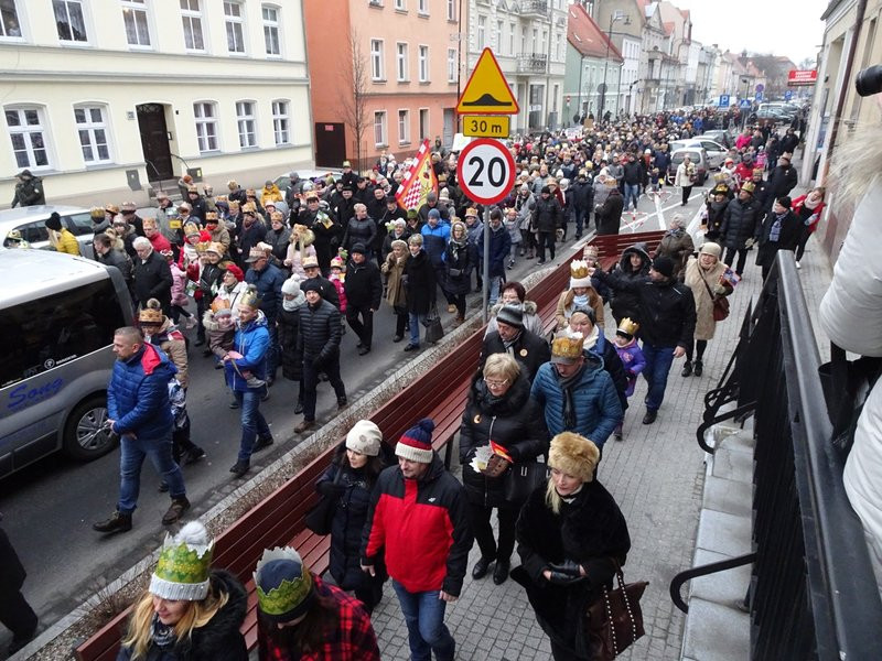 Orszak Trzech Króli w Lesznie przyciągnął tłumy (zdjęcia)