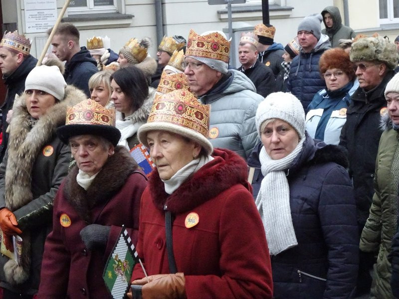 Orszak Trzech Króli w Lesznie przyciągnął tłumy (zdjęcia)