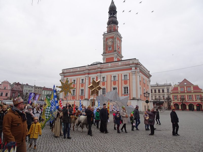 Orszak Trzech Króli w Lesznie przyciągnął tłumy (zdjęcia)