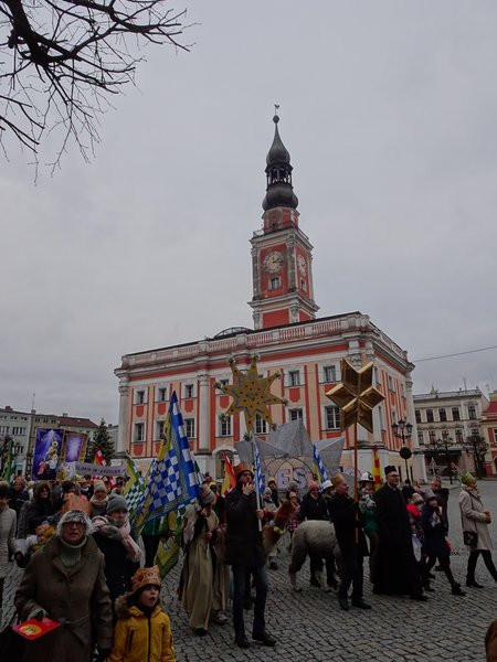 Orszak Trzech Króli w Lesznie przyciągnął tłumy (zdjęcia)