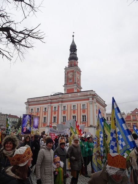 Orszak Trzech Króli w Lesznie przyciągnął tłumy (zdjęcia)