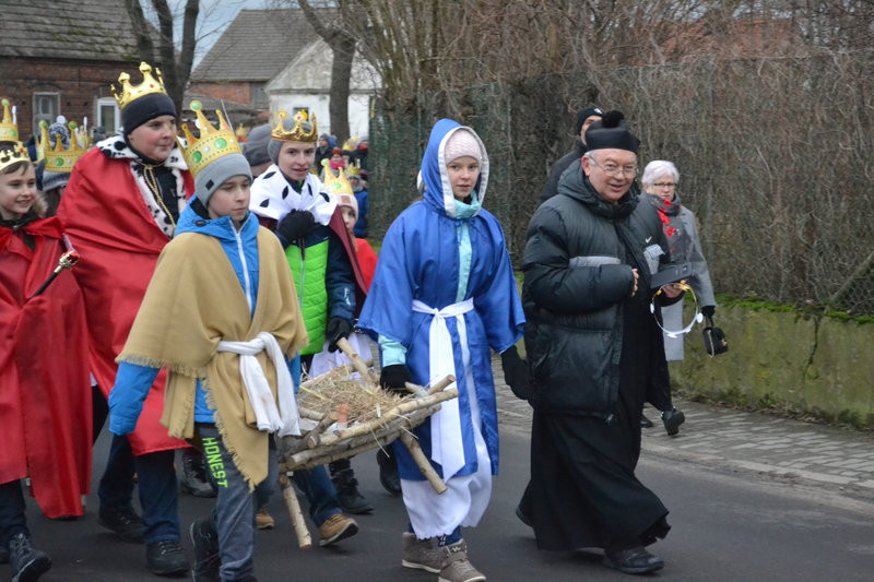Orszak Trzech Króli ruszył z Krzemieniewa (zdjęcia)