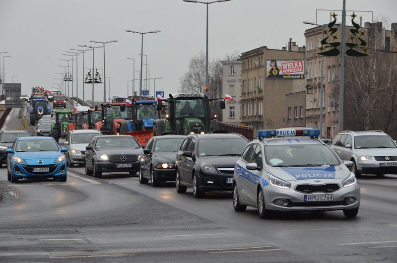 Traktory na ulicach Leszna (zdjęcia)