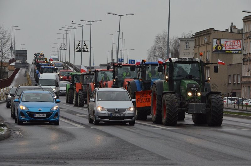 Traktory na ulicach Leszna (zdjęcia)