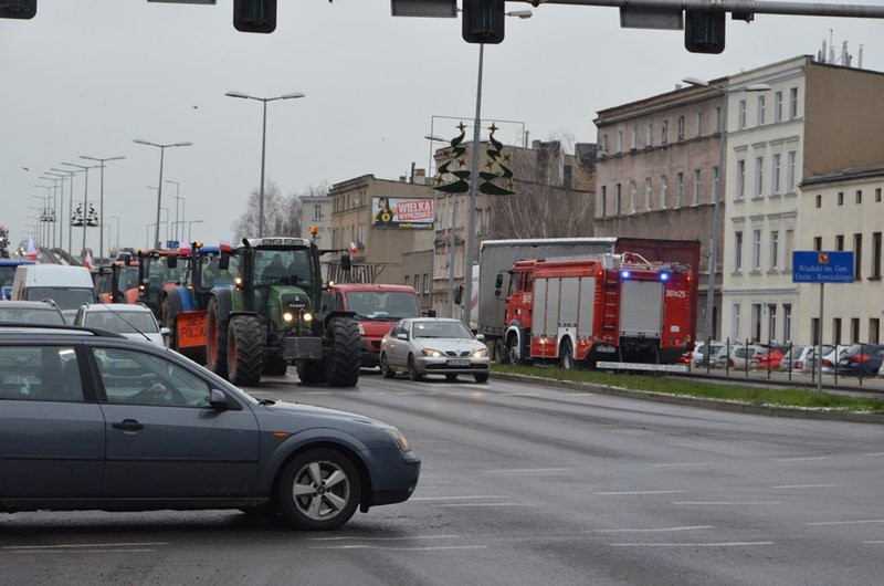Traktory na ulicach Leszna (zdjęcia)
