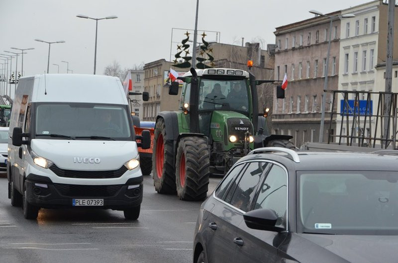 Traktory na ulicach Leszna (zdjęcia)
