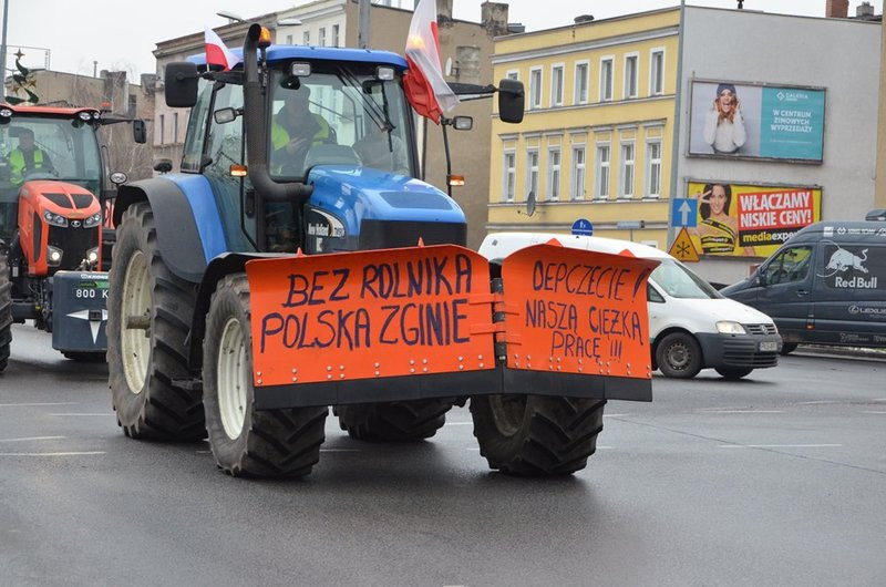 Traktory na ulicach Leszna (zdjęcia)