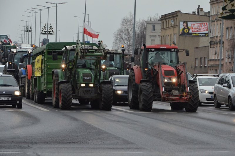 Traktory na ulicach Leszna (zdjęcia)