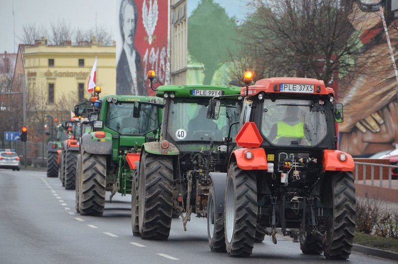 Traktory na ulicach Leszna (zdjęcia)