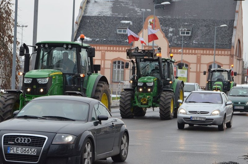 Traktory na ulicach Leszna (zdjęcia)