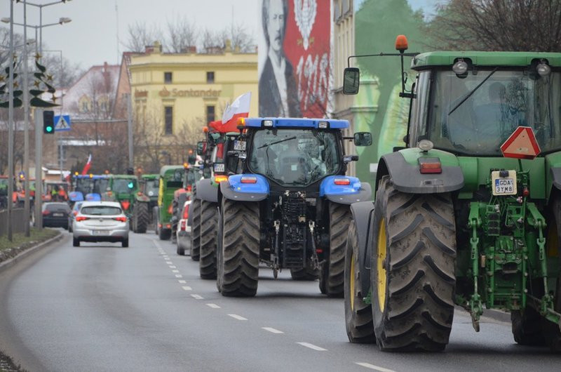 Traktory na ulicach Leszna (zdjęcia)