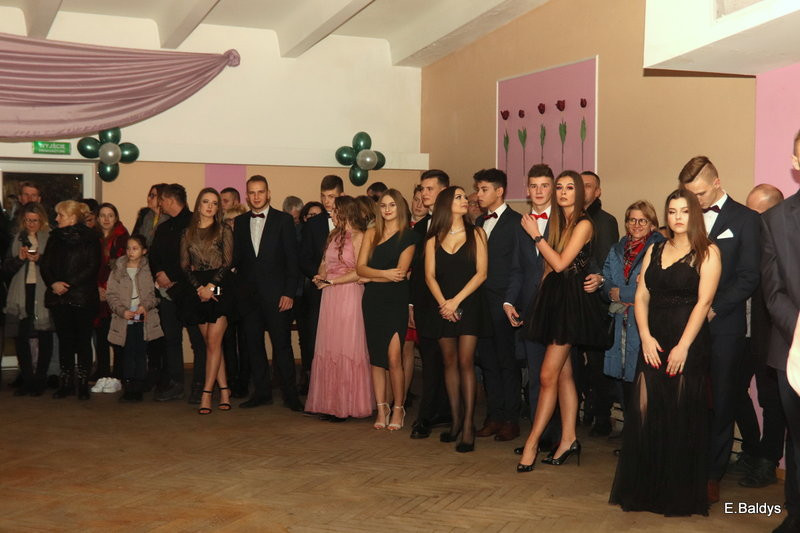 Studniówka III LO (zdjęcia)