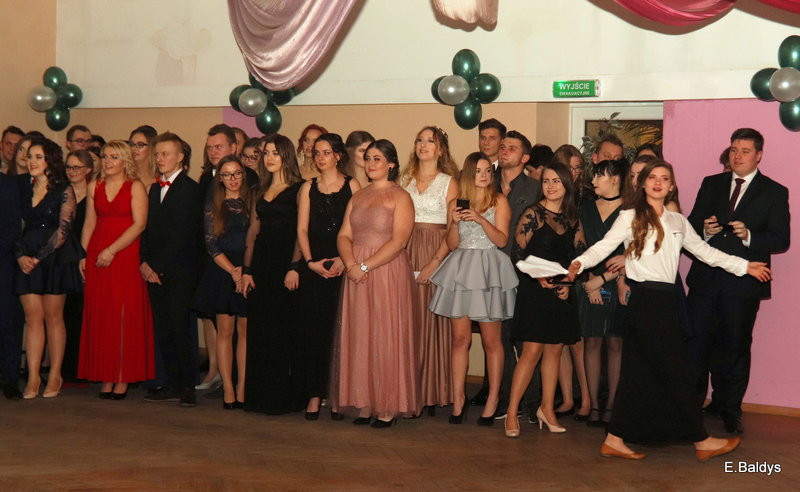 Studniówka III LO (zdjęcia)