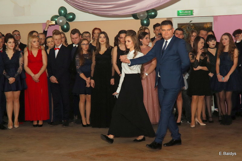Studniówka III LO (zdjęcia)