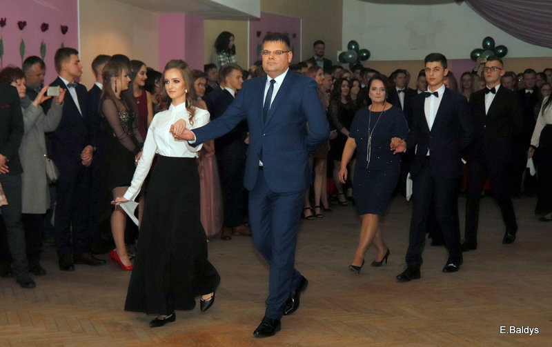 Studniówka III LO (zdjęcia)