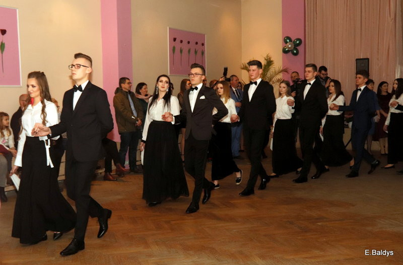 Studniówka III LO (zdjęcia)