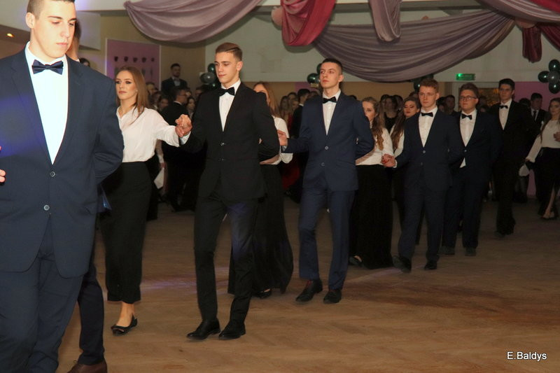 Studniówka III LO (zdjęcia)