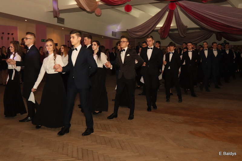 Studniówka III LO (zdjęcia)