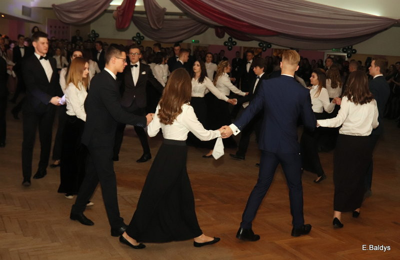 Studniówka III LO (zdjęcia)