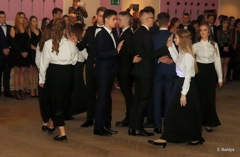 Studniówka III LO (zdjęcia)