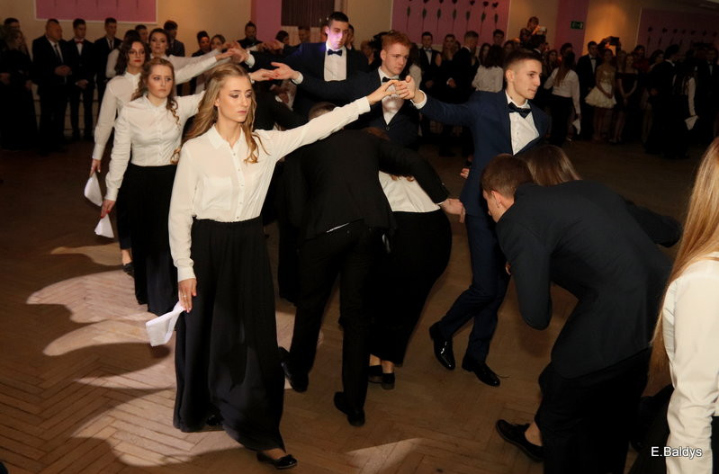 Studniówka III LO (zdjęcia)