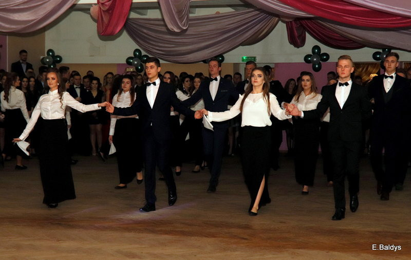 Studniówka III LO (zdjęcia)