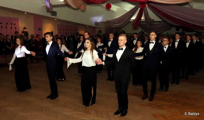Studniówka III LO (zdjęcia)