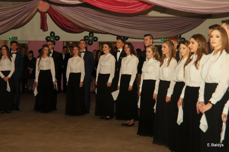 Studniówka III LO (zdjęcia)