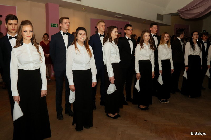 Studniówka III LO (zdjęcia)