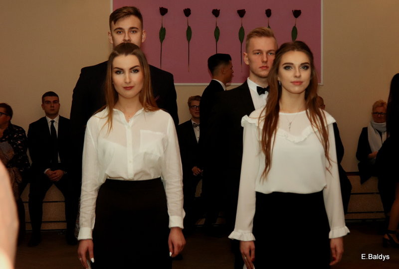 Studniówka III LO (zdjęcia)