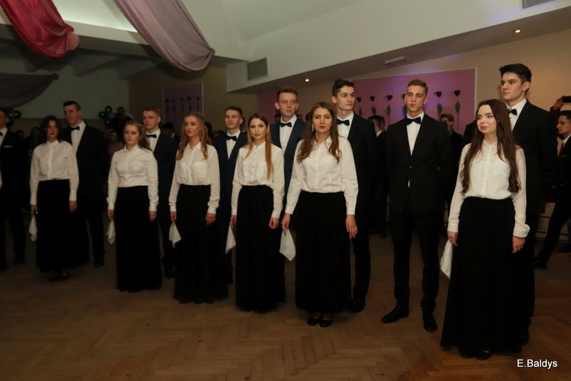Studniówka III LO (zdjęcia)