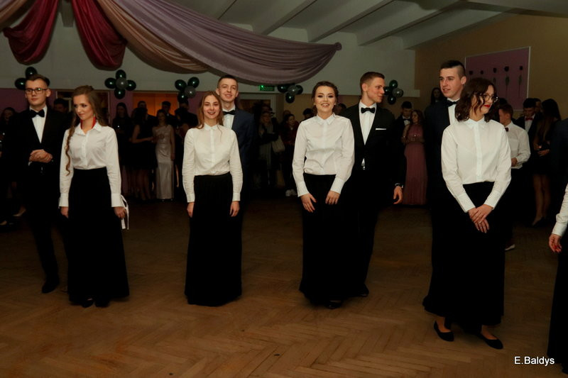 Studniówka III LO (zdjęcia)