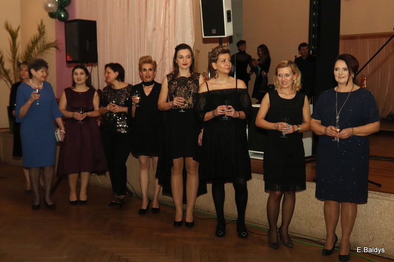 Studniówka III LO (zdjęcia)
