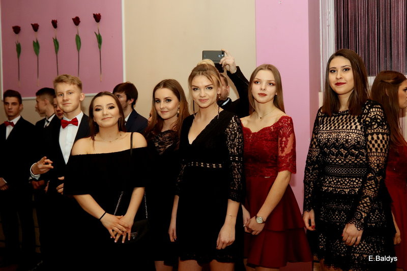 Studniówka III LO (zdjęcia)